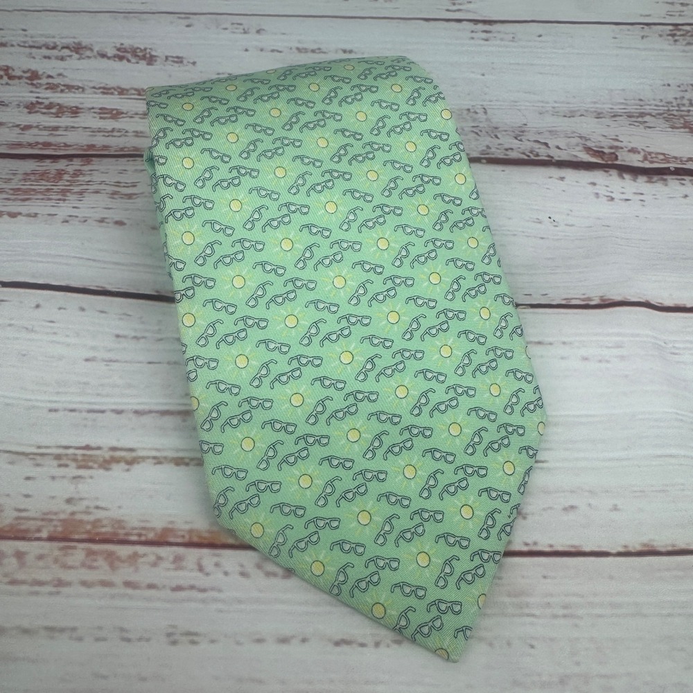 Vineyard Vines Mens Silk Tie Green Sunglasses Sun Print Hand Made in USA
